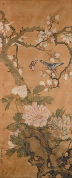 CHINE - XIXe siècle 
Encre et couleurs sur soie, représentant des papillons parmi...