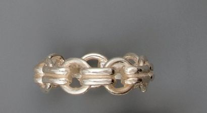 HERMES BAGUE anneau en argent ajouré partiellement godronné, à motifs de « chaînes...