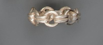HERMES BAGUE anneau en argent ajouré partiellement godronné, à motifs de « chaînes...