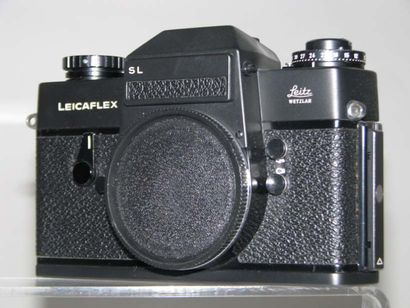 LEITZ Leica LEICAFLEX SL noir n°1373553, sac TP. Cond. B