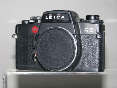 LEITZ Leica R5 n°1718642, coffret , boîte. Cond. B