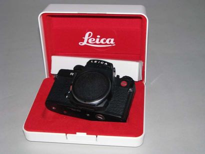 LEITZ Leica R6 n°1763747, coffret et boîte. Cond. B