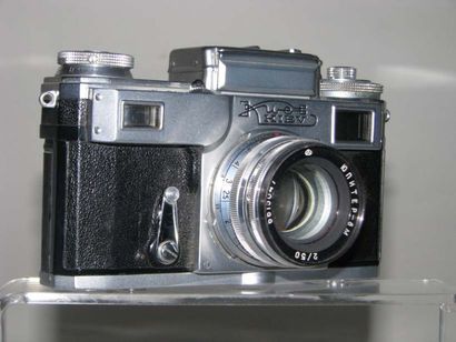 KIEV Boîtier n°6613114, objectif 2/50 mm n°6615047, copie du CONTAX III. Cond. B