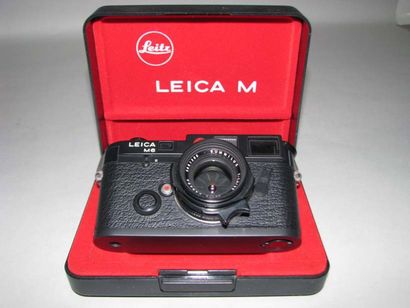 LEITZ Leica M6 n°1658724, objectif SUMMILUX 1.4/35 mm n°3051305, boîte. Cond. AB