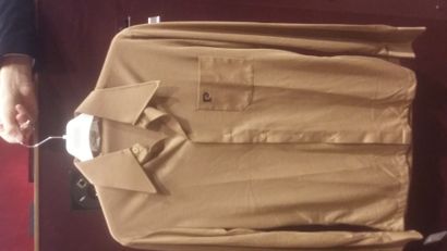 null 114 PIERRE CARDIN Chemise, manches longues, beige en laine, logo CARDIN sur...