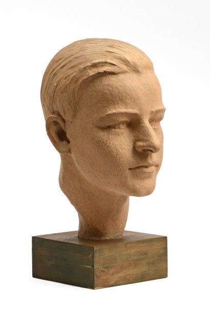 null 142 Carin NILSSON (1884-1973) Buste d’homme Plâtre patiné, signé sur socle en...