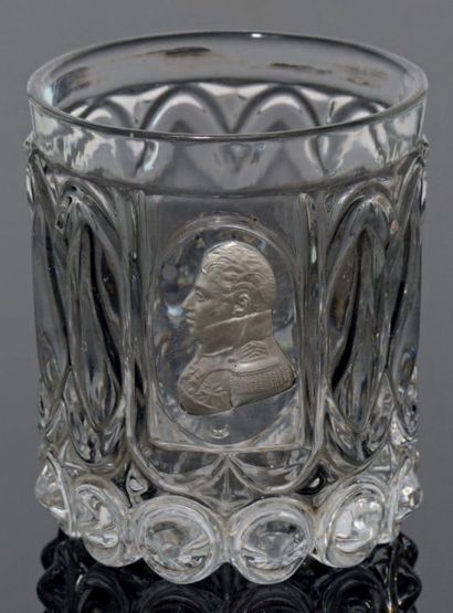 null Duc de Berry
Gobelet en cristal taillé orné d'un cristallo-cérame au profil...