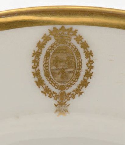 null Service du duc d'Orléans
Rare assiette en porcelaine ornée sur le marli des...