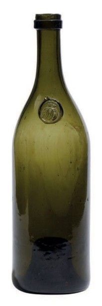 null Duc d'Aumale
Rare bouteille à vin de Bourgogne, en verre de couleur verte, avec...