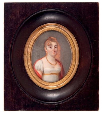 null Portrait miniature peint de forme ovale, représentant une femme en robe blanche...