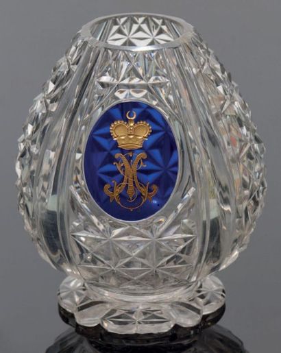 Mohamed Saïd Pacha (1822-1863) Vase balustre en cristal taillé de pointes de diamant,...