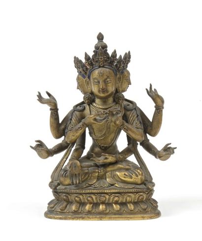 null TIBET Statuette d'Ushnishavijaya à trois têtes, huit bras et neuf yeux, assis...