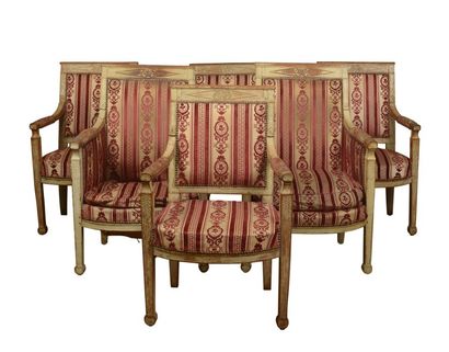 null Suite de quatre fauteuils et deux bergères en bois peint à dossier plat à décor...