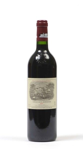 null Pauillac. Château Lafite Rothschild. 1997. 12 bouteilles, caisse d’origine.
