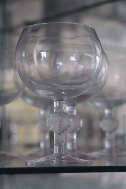 null 96 René LALIQUE (1860-1945) Dix verres « modèle BARR » en verre soufflé-moulé,...
