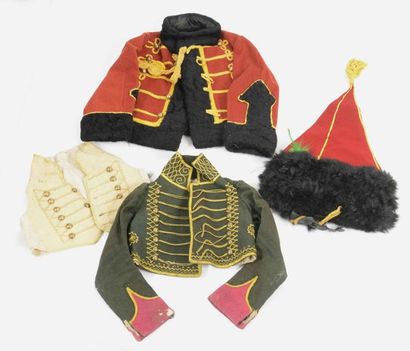null L 70 Costume de hussard pour enfant comprenant gilet, veste, manteau et coi...