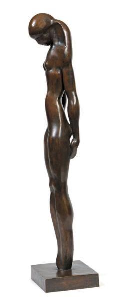 Joseph CSAKY (1888-1971) Pureté ou Pudeur, 1958
Bronze patiné brun, signé et daté.
Fonte...