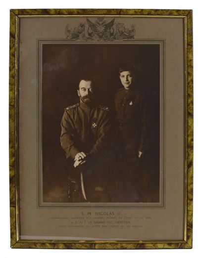 null Photogravure représentant l’empereur Nicolas II et son fils le tsarévitch Alexis....