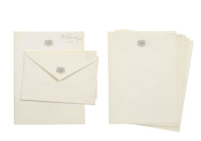 null Comtesse Bobrinsky. Lot de 2 enveloppes dont 1 avec carton et 5 papiers à lettres...