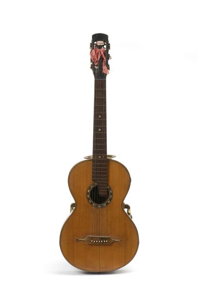null Rare guitare en bois du peintre Ivan Bilibine (1876-1942). Importée de russie...