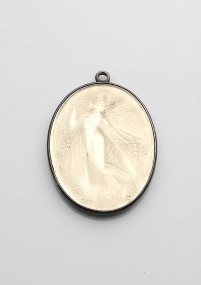 null 160 Pendentif miroir ovale en argent (925), le fond orné d’un verre incolore...