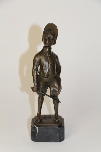 null B23 D’après Otto SCHMIDT-HOFER (1873-1925) Jockey Bronze à patine médaille Signé...