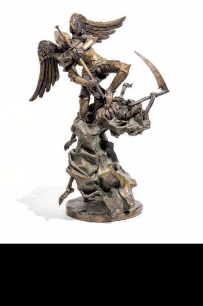 null 363: Saint Michel terrassant la mort. Sculpture en bronze représentant un guerrier...