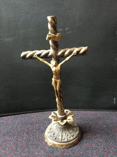 null Crucifix en Bronze argenté et doré.