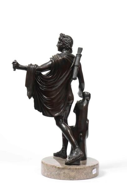 null 75 D'après l'Antique Apollon du Belvédère Epreuve en bronze patiné sur un socle...