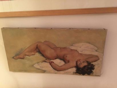 null César VILOT - Femme nue allongée - Huile sur toile.