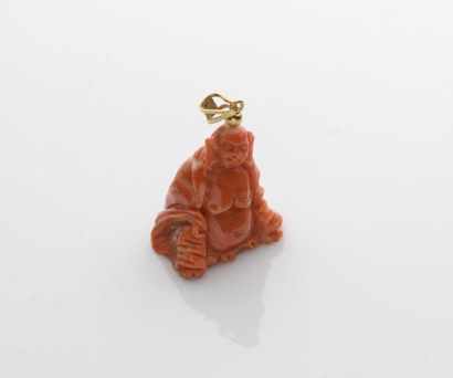 null Bouddha en corail avec bélière en or 18k (750). Hauteur : 2,5 cm - Poids brut...