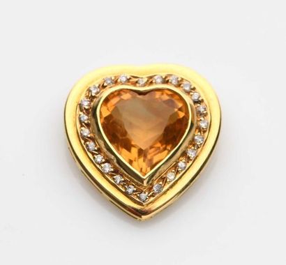 null 61 Coulant cœur en or jaune 18K (750‰) serti d’une citrine entourée de diamants...