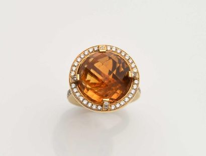 null 78 CHAUMET Bague en or jaune 18K (750‰), sertie d'une citrine de couleur Madère...