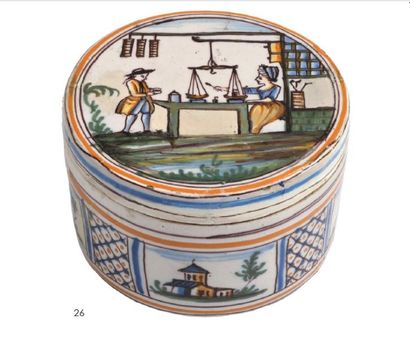 null 26 ROANNE Rare boîte ronde couverte pour le tabac à décor polychrome sur le...