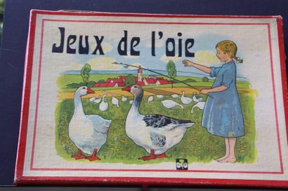 null Jeux de L'oie. Vers 1950.Jolie boite à décor de jeune fille gardant ses oies....