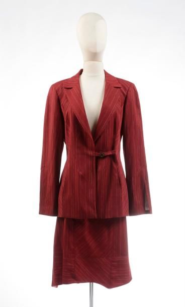 null KENZO Jungle : tailleur en laine rouge à motifs de rayure tennis, une jupe droite...