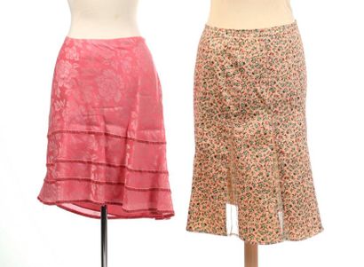 null ARMAND VENTILO : jupe évasée en coton rose à motifs de fleurs avec alternances...