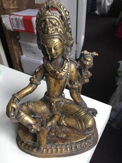 null Statuette en bronze doré représentant Tara Verte H 17 cm