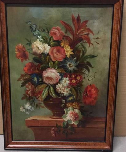 null Ecole du XIXème siècle Bouquet de fleurs sur un entablement Huile sur toile...
