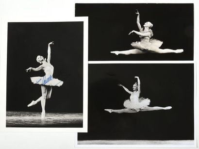 null Anonyme Claude Bessy dans le Corsaire Quatre photographies argentiques noir...