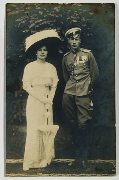 null Ioann Konstantinovitch de Russie avec son épouse Hélène de Serbie. Photographie...