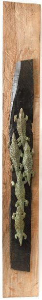 null LA VARANDE Marie (XXe-XXIe siècle) Cinq crocodiles Bronze sur bois. Hauteur...
