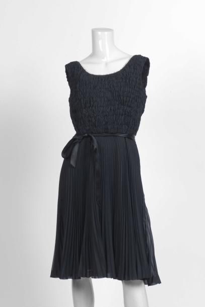 null Wallis : Robe mi longue de soirée sans manche mélange soie et polyester noir,...