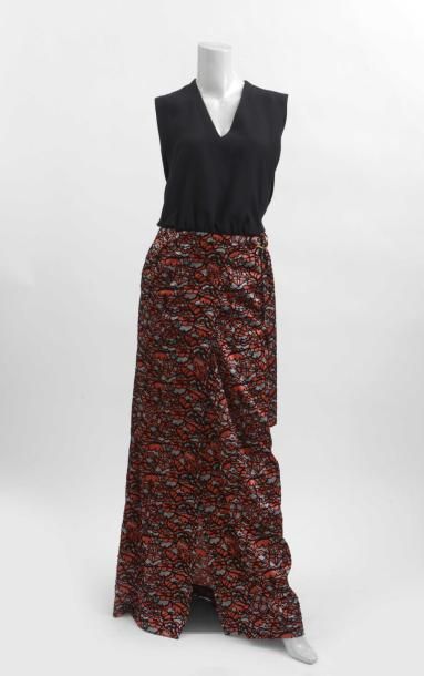 null Louis Vuitton : Longue robe de soirée en soie sans manche près du corps fendu...