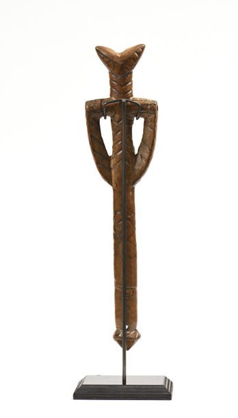 null Sifflet Mossi, Burkina Fasso : instrument anthropomorphe en bois, surmonté d’une...