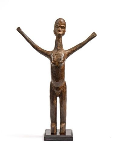 null Statue bateba Lobi , Burkina Fasso  : Tipuo, bois dur peinture claire H 33c...