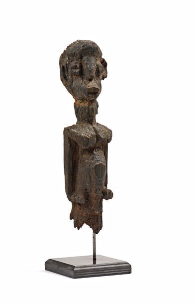 null Statue Lobi Burkina Fasso : statue en bois ancienne érosion localisée dans les...