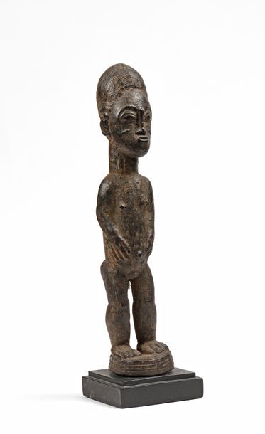 null Statue baoulé Côte d’Ivoire : statue en bois patine noire H 29, 5cm 