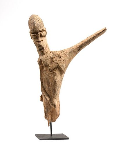 null Statue Bateba Lobi, Burkina Fasso : Personnage masculin en bois , le buste longiligne...