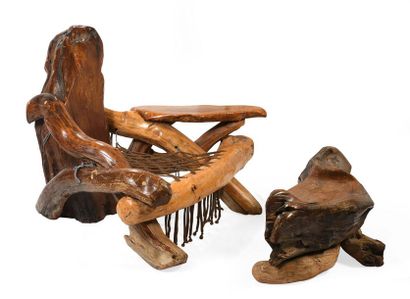 null Paire de grands fauteuils et leur ottoman en bois de racine patiné dit "Redwood"
Fauteuil
H...
